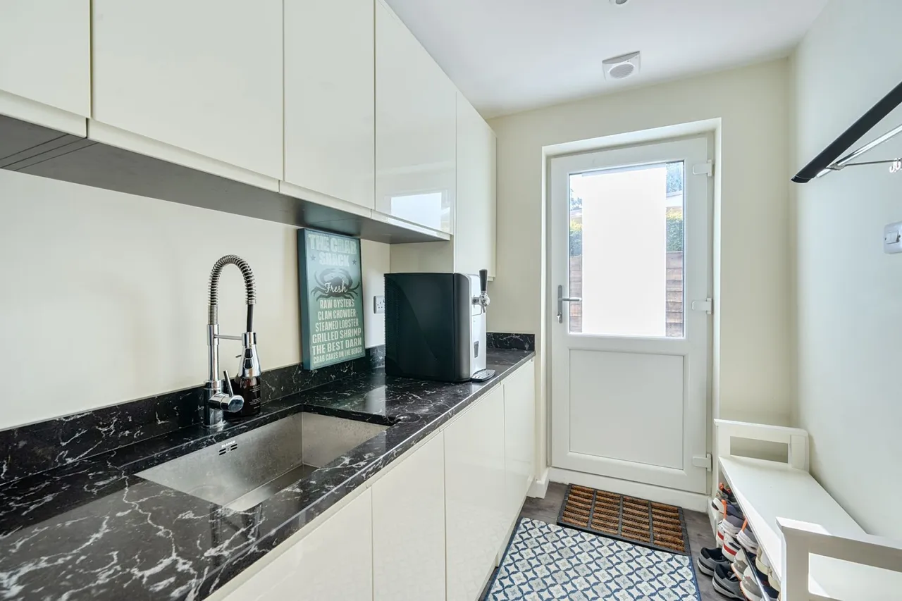 Rhinefield Close, Brockenhurst, SO42, photo 11