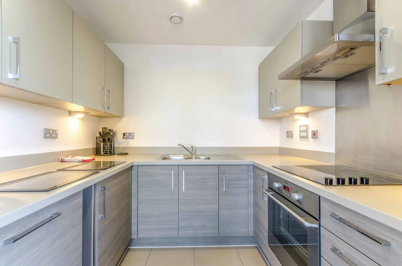 503 Streamlight Tower, 9 Province Square, London, photo 11