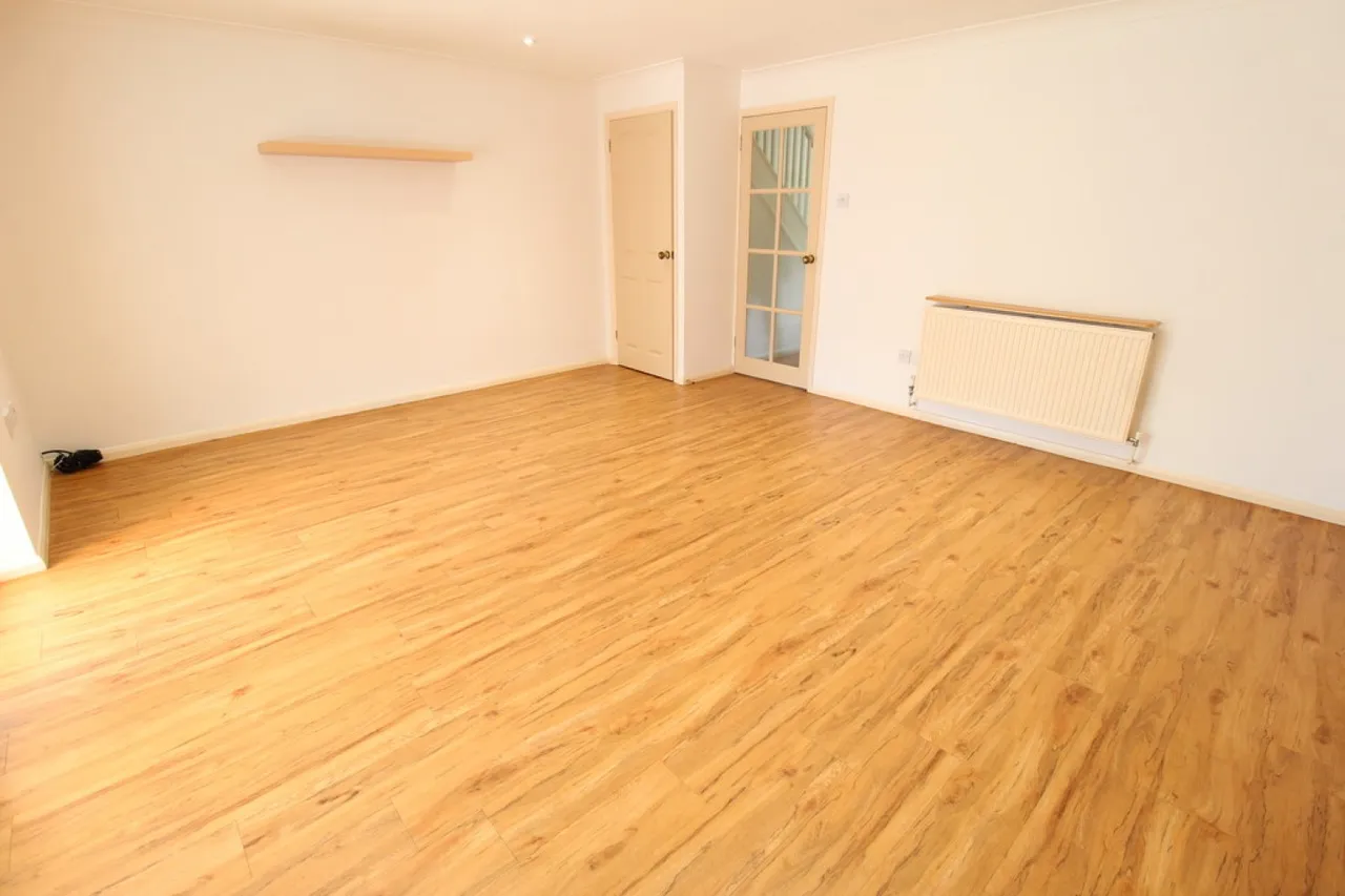 Appledown Drive, Bury St Edmunds, IP32, photo 3