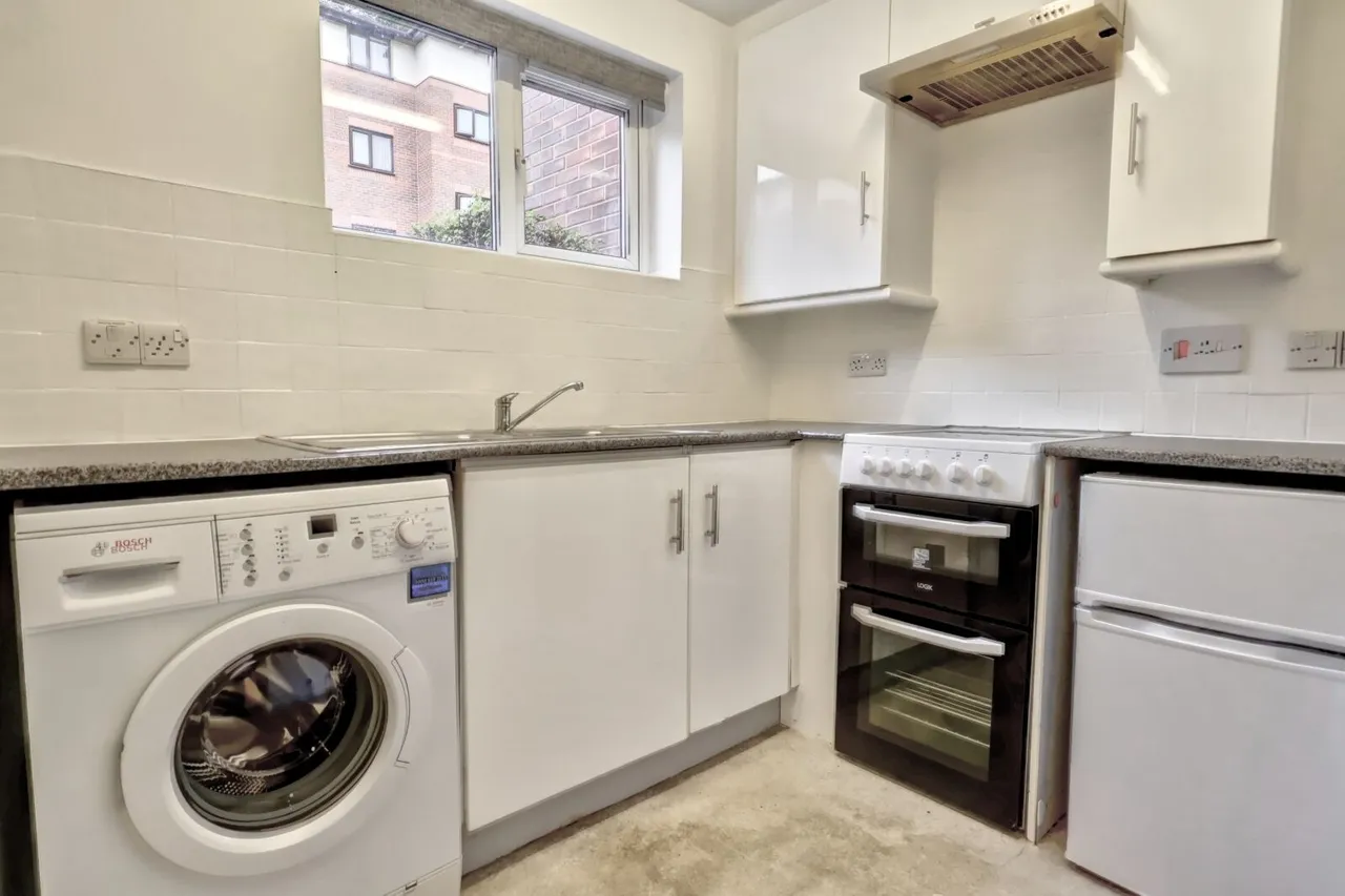 London Road, High Wycombe, HP11, photo 2