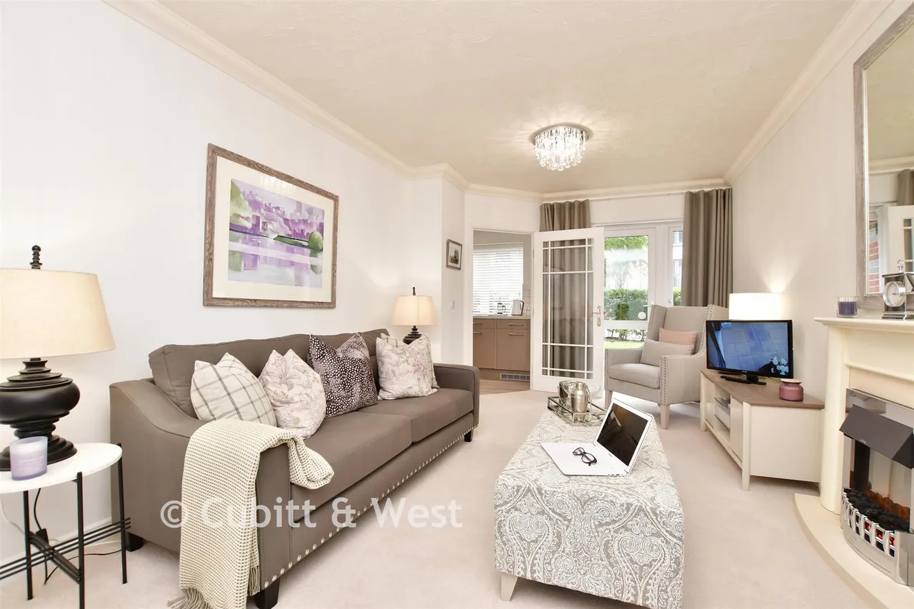 Garland Road, East Grinstead, RH19, photo 4
