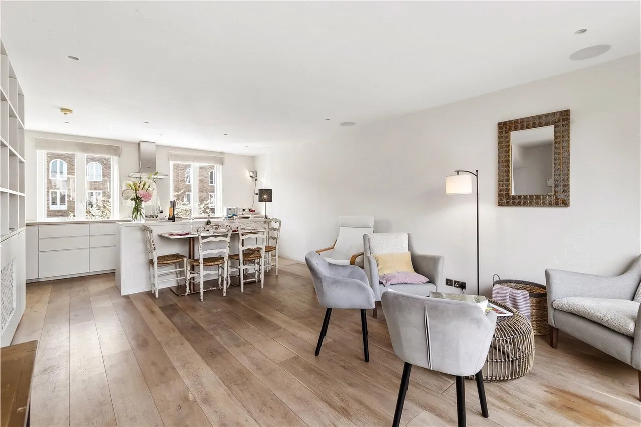 3 bed flat for sale — Powis Square, London, W11