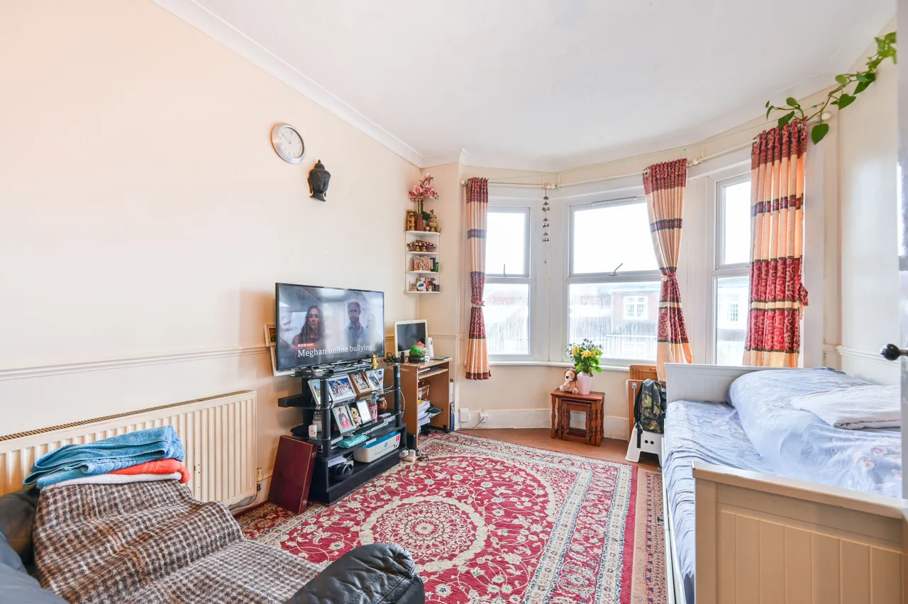 1 bed flat for sale — 5a District Road, Wembley