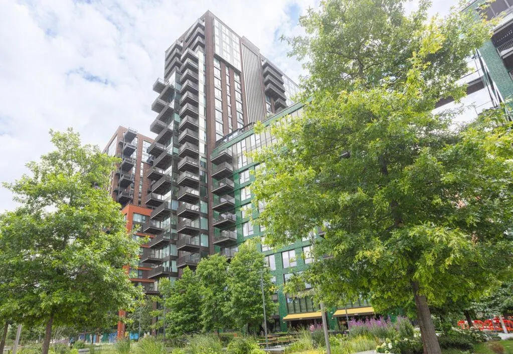 2 bed flat for sale, Legacy Building, Nine Elms, SW11