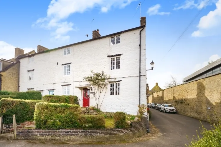 2 bed house to rent, Oxford Street, Woodstock, OX20