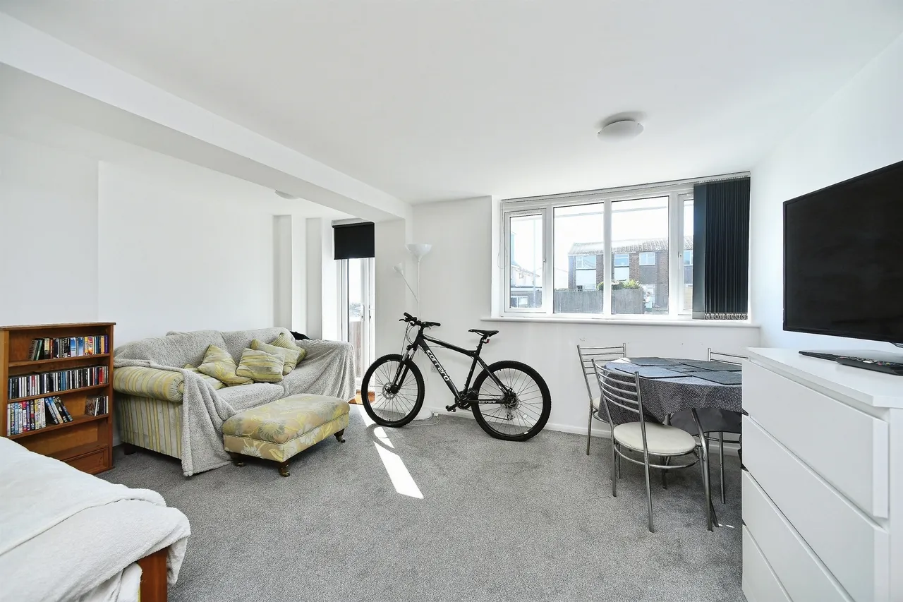 South Coast Road, Peacehaven, BN10, photo 9