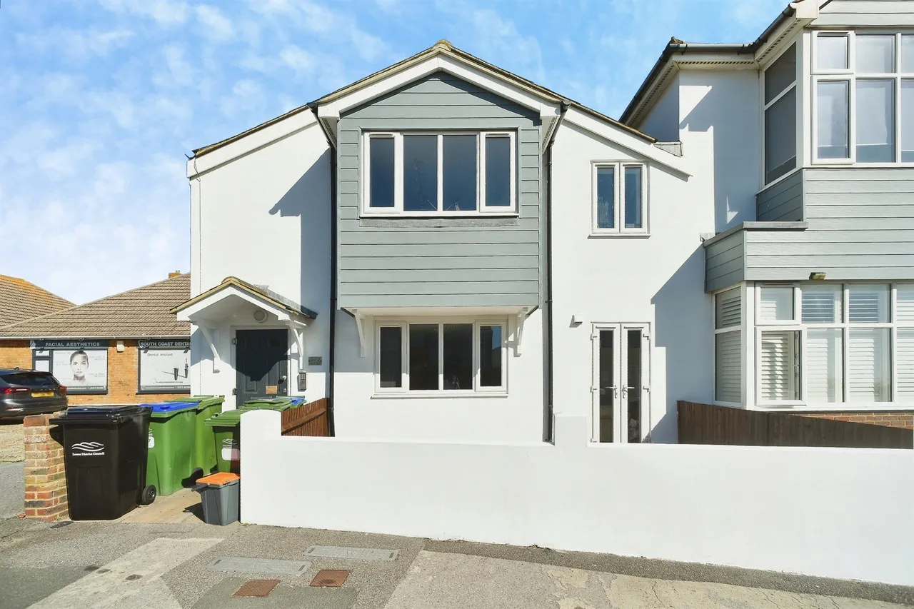 1 bed flat for sale, South Coast Road, Peacehaven, BN10