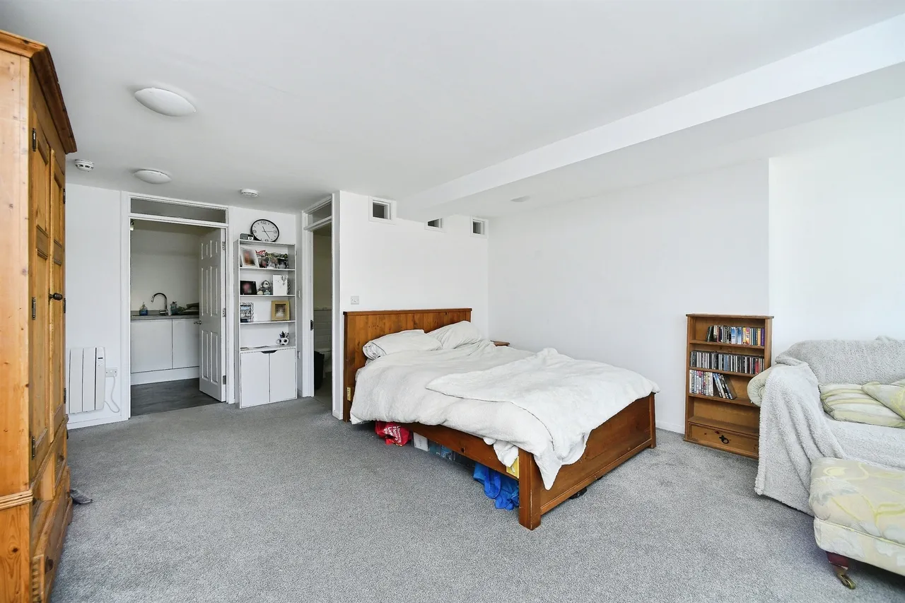 South Coast Road, Peacehaven, BN10, photo 8