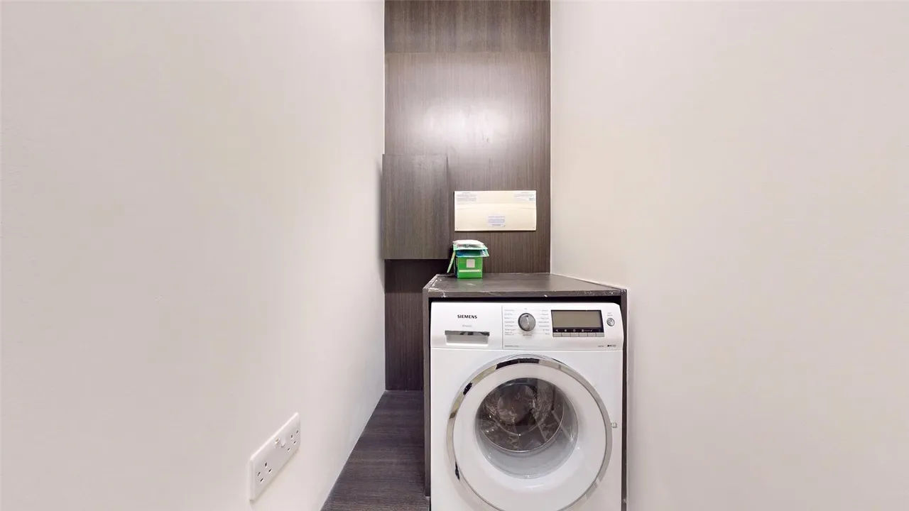 Kew Bridge Road, Brentford, TW8, photo 8