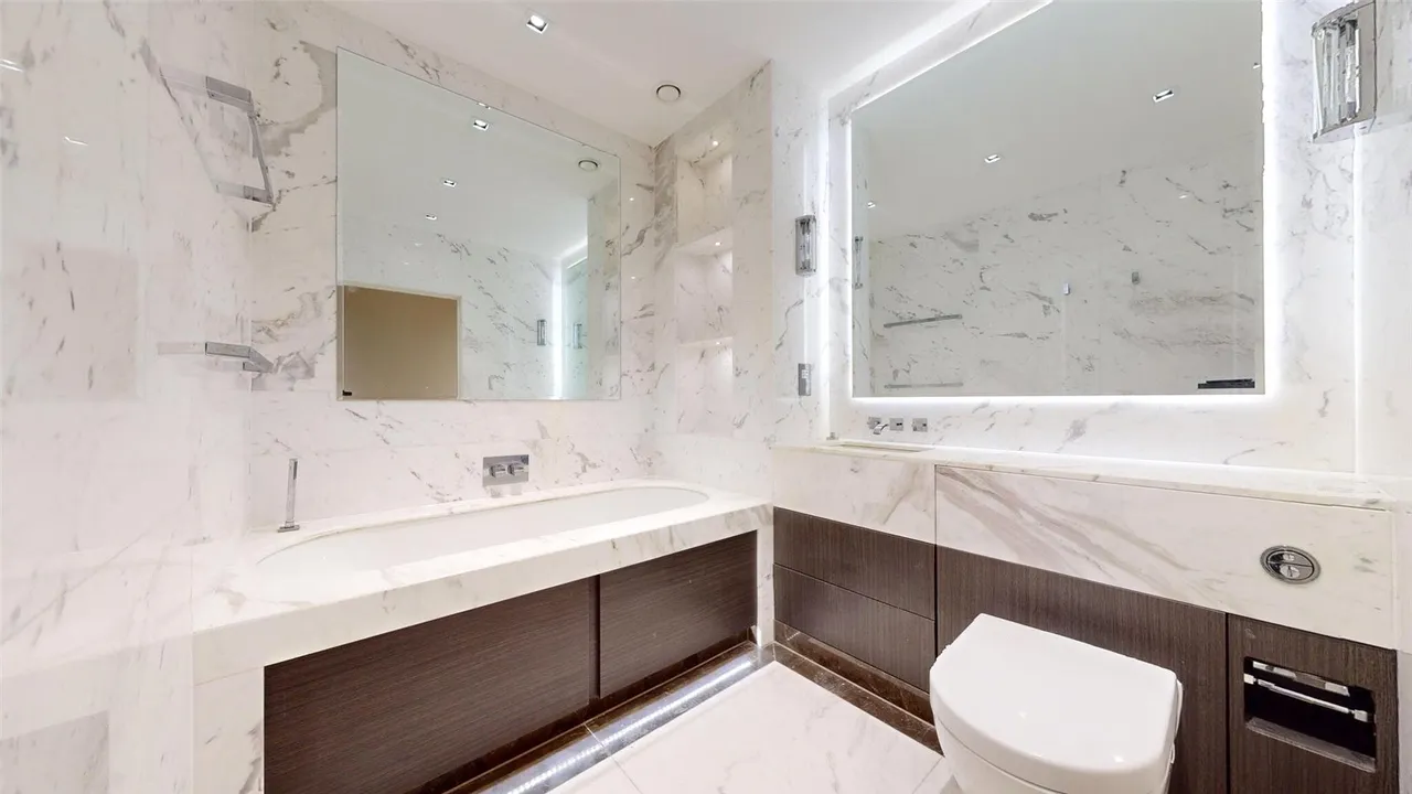 Kew Bridge Road, Brentford, TW8, photo 6
