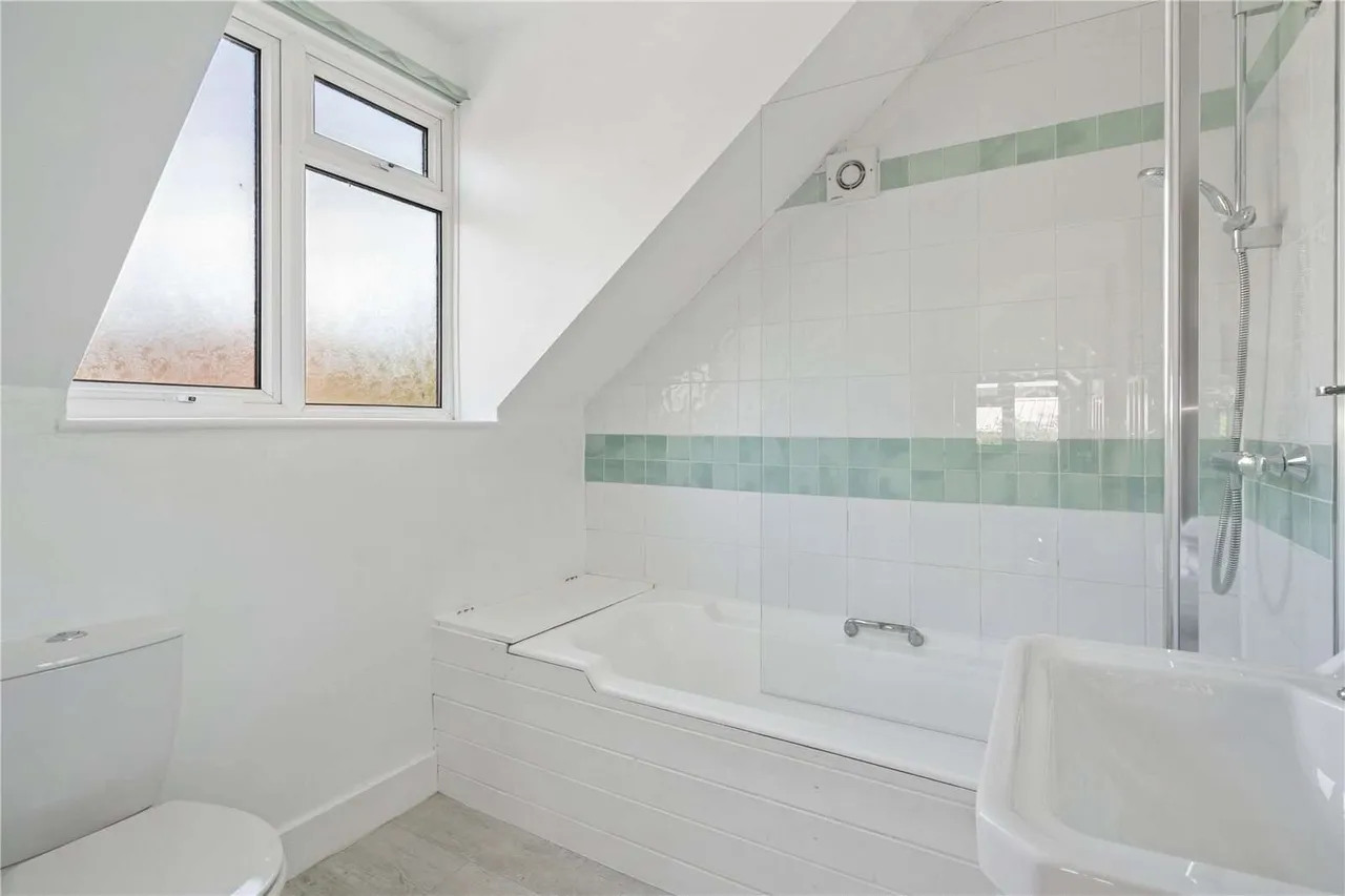 Grimsdells Lane, Amersham, Buckinghamshire, HP6 6HF, photo 11