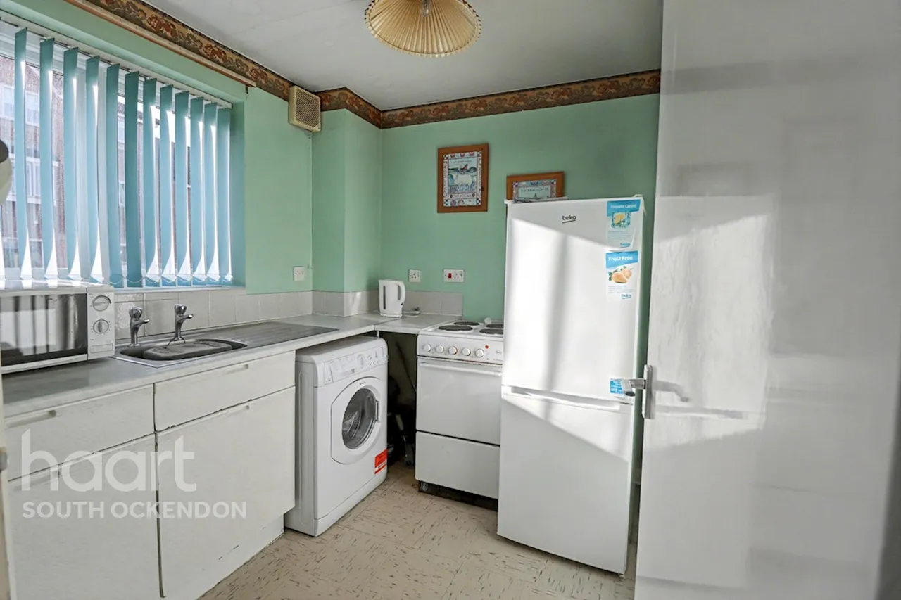 Danbury Crescent, South Ockendon, RM15, photo 4