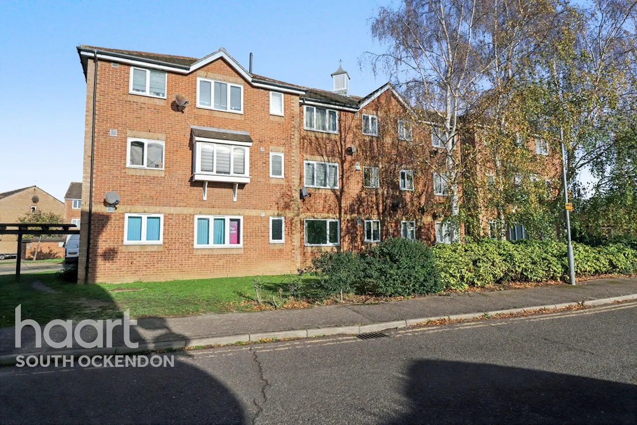 1 bed flat for sale, Danbury Crescent, South Ockendon, RM15