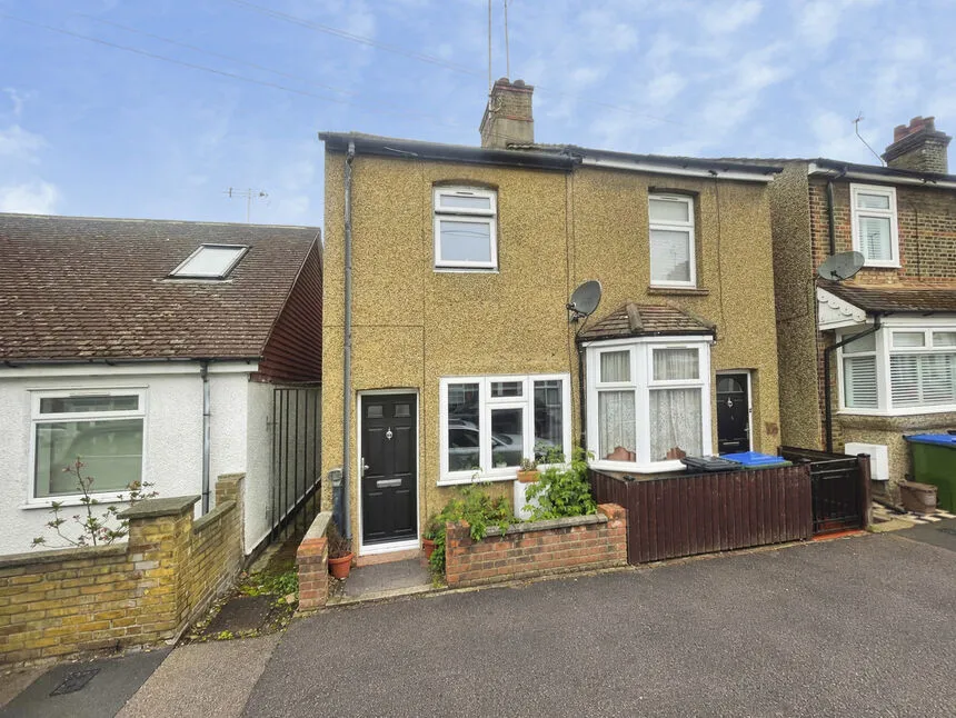 2 bed house for sale, Cannon Road, Watford, WD18