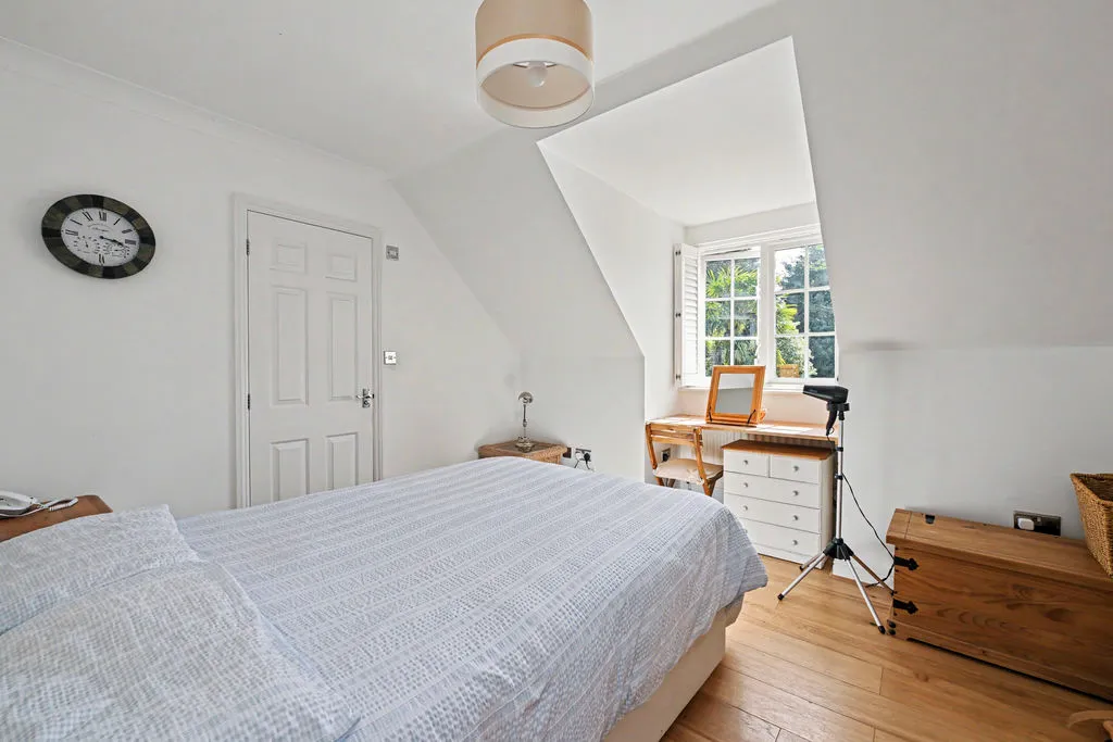London Road, Aston Clinton, HP22, photo 6