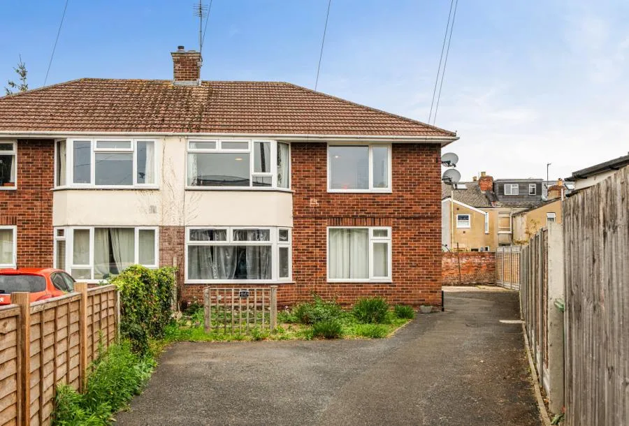 2 bed flat for sale, Hayes Road, Pittville, GL52