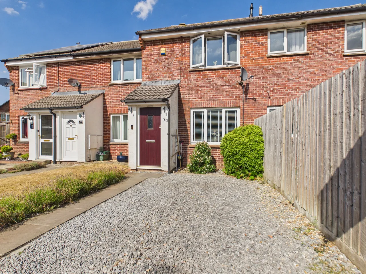 2 bed house for sale — Stratfield Avenue, Tadley, RG26