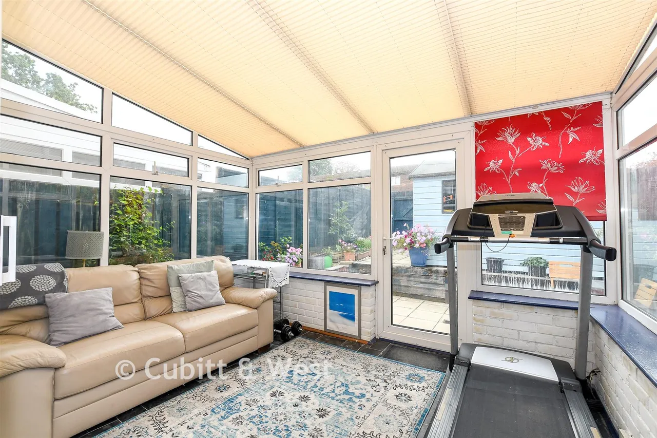 Foxley Close, Redhill, RH1, photo 5