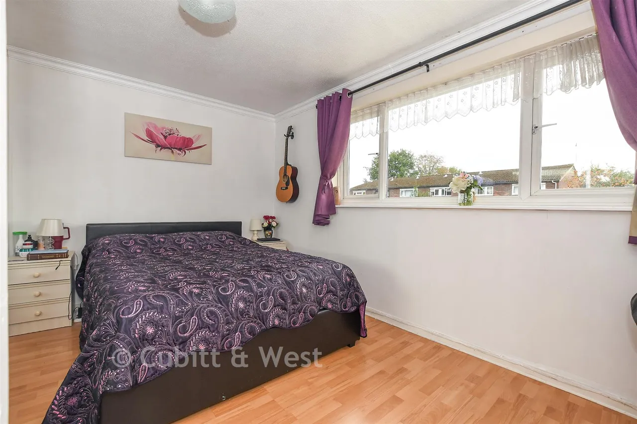 Foxley Close, Redhill, RH1, photo 8