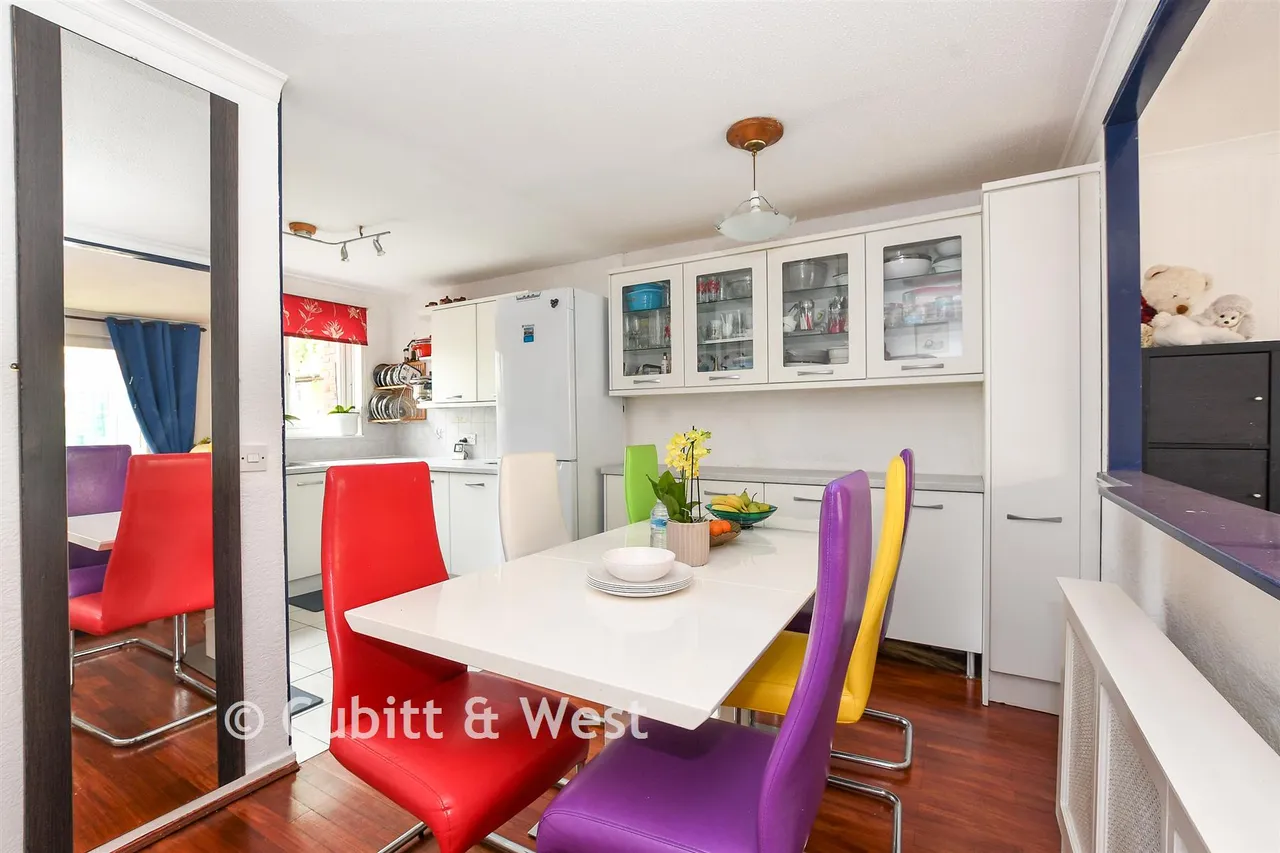 Foxley Close, Redhill, RH1, photo 4