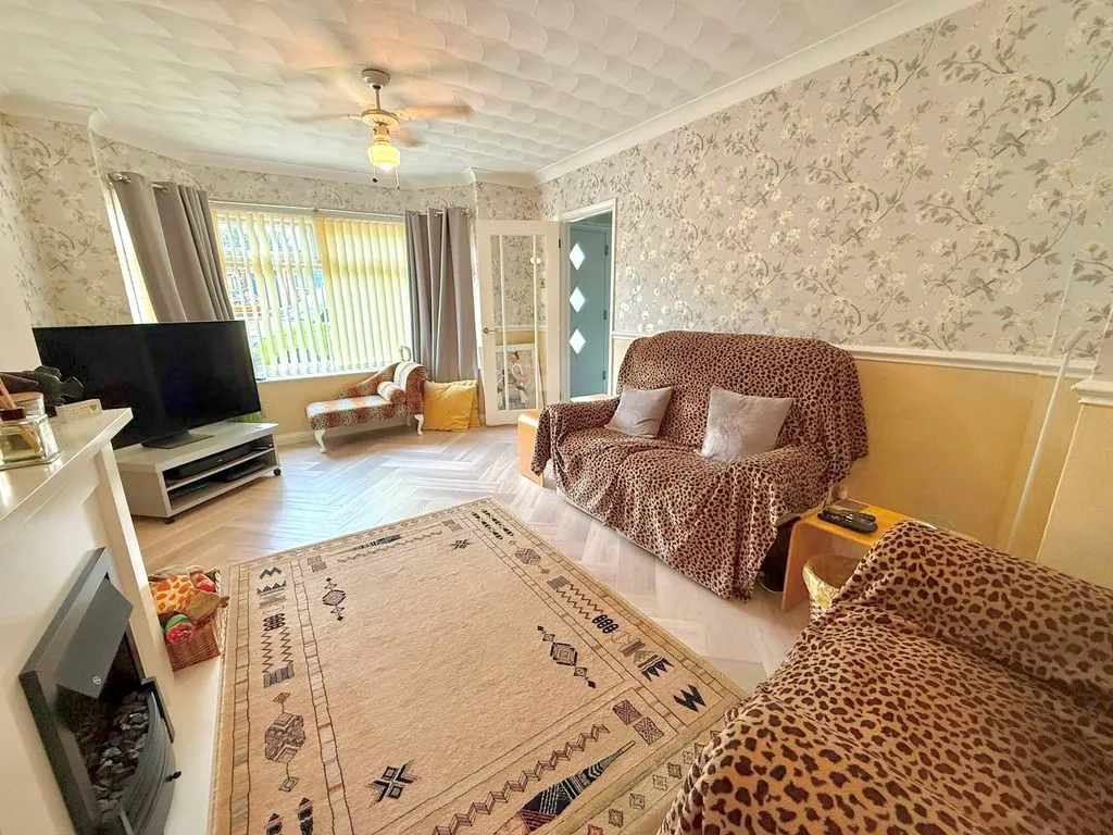 Duncombe Drive, Dunstable LU5 4QZ, photo 10