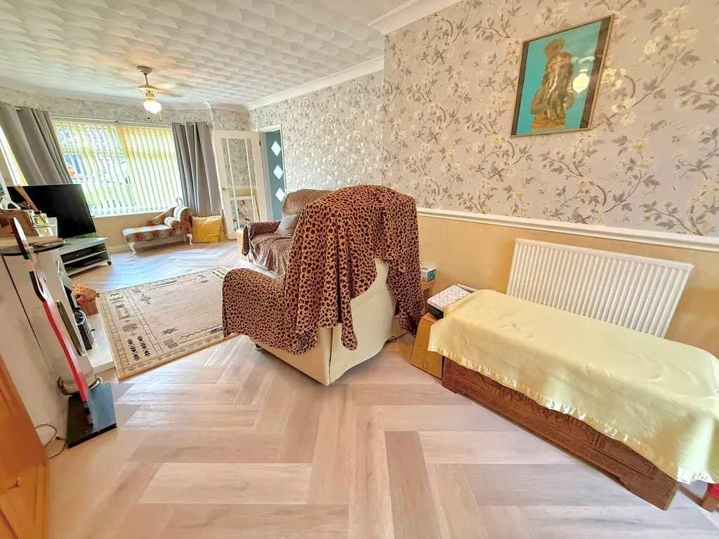 Duncombe Drive, Dunstable LU5 4QZ, photo 11