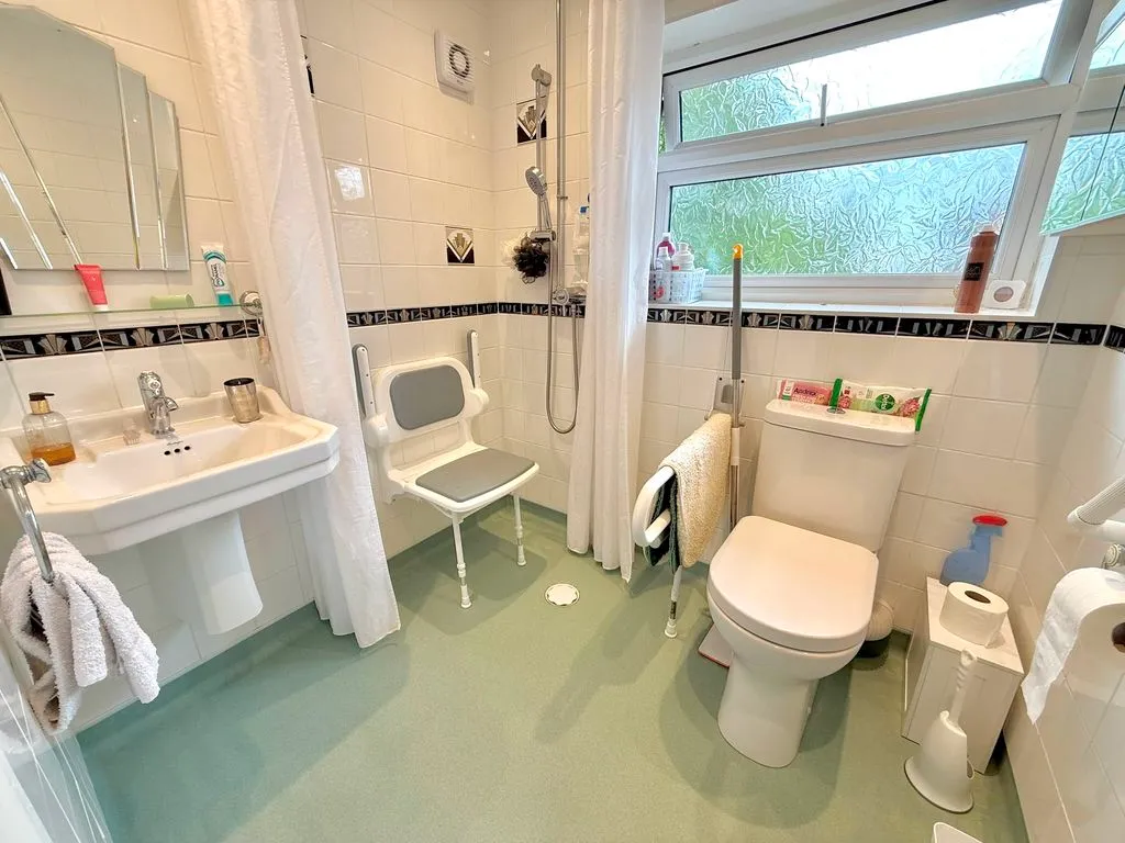 Duncombe Drive, Dunstable LU5 4QZ, photo 14