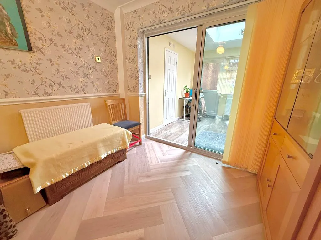 Duncombe Drive, Dunstable LU5 4QZ, photo 7