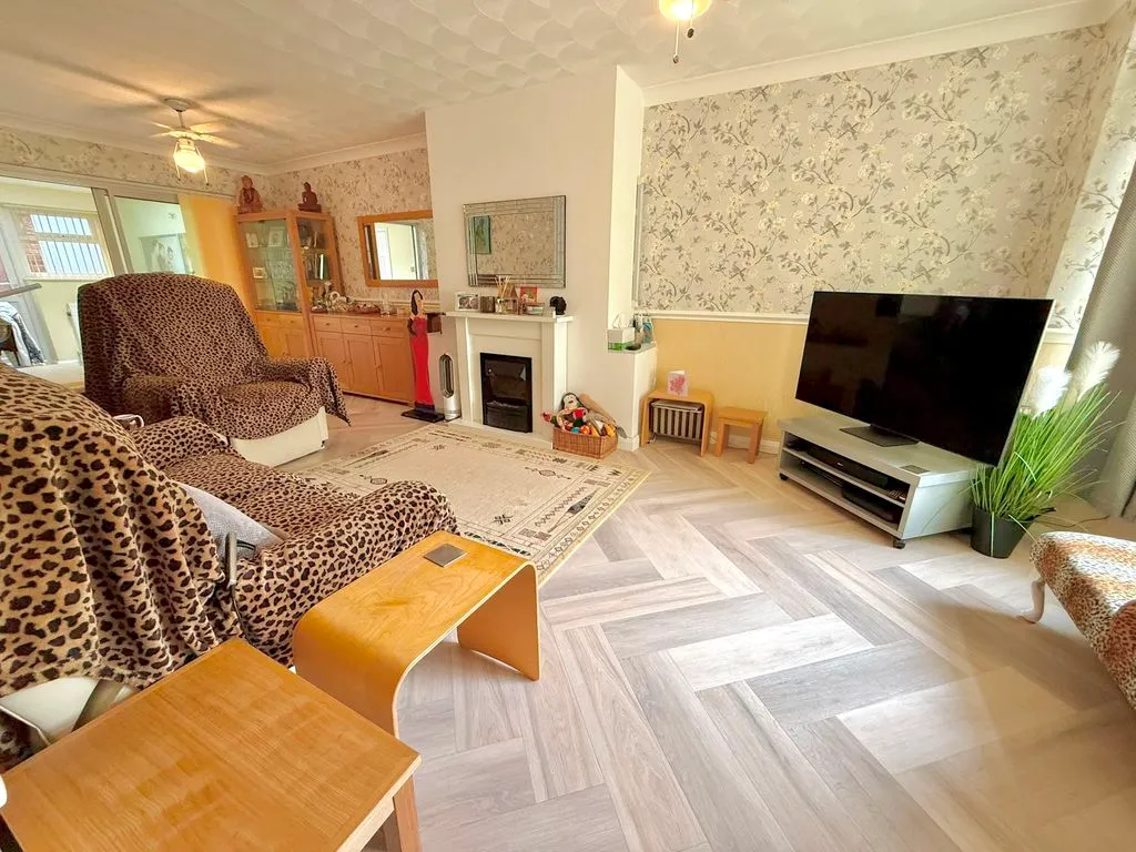 Duncombe Drive, Dunstable LU5 4QZ, photo 3