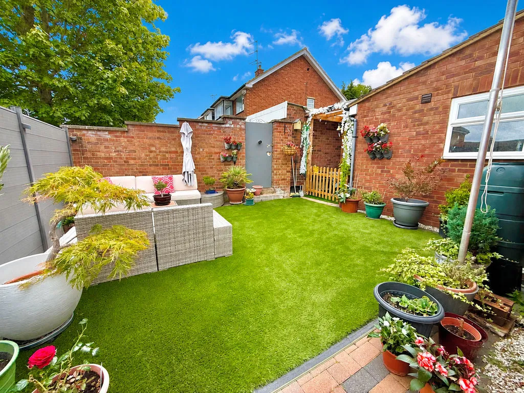 Duncombe Drive, Dunstable LU5 4QZ, photo 16
