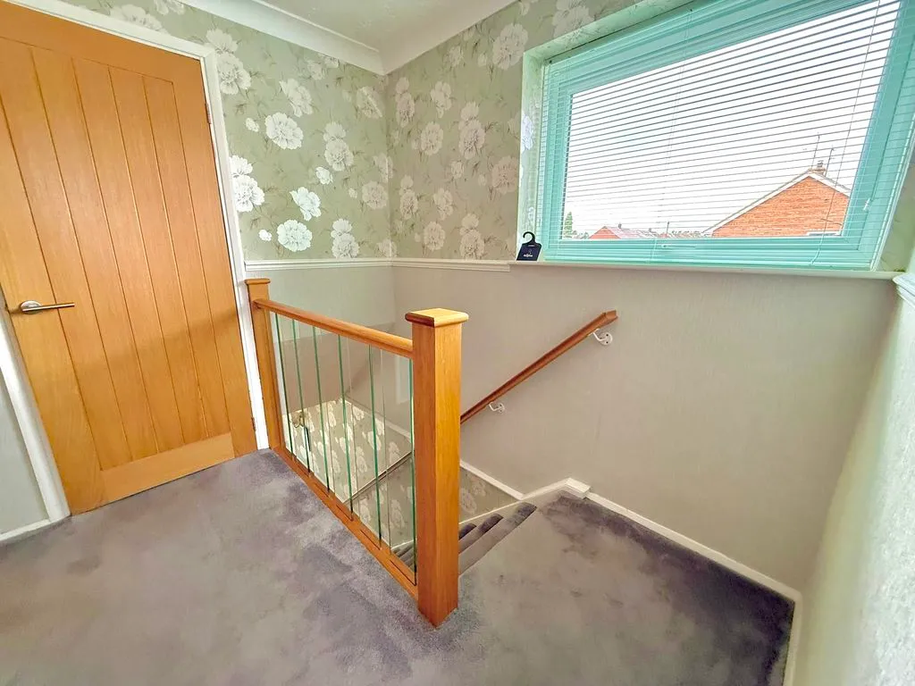 Duncombe Drive, Dunstable LU5 4QZ, photo 12