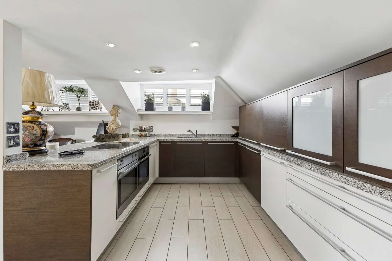 Lypiatt Road, Cheltenham, Gloucestershire, GL50 2QJ, photo 3