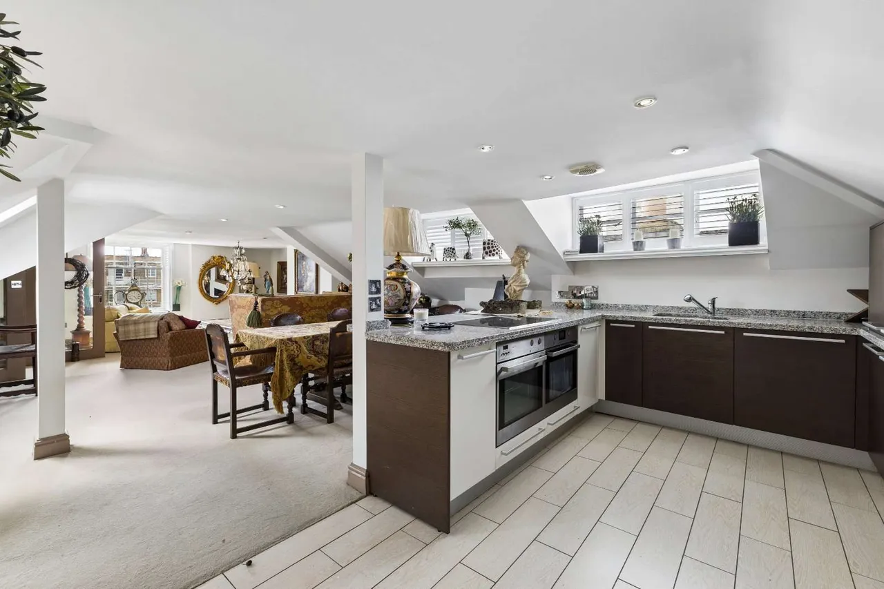 Lypiatt Road, Cheltenham, Gloucestershire, GL50 2QJ, photo 6