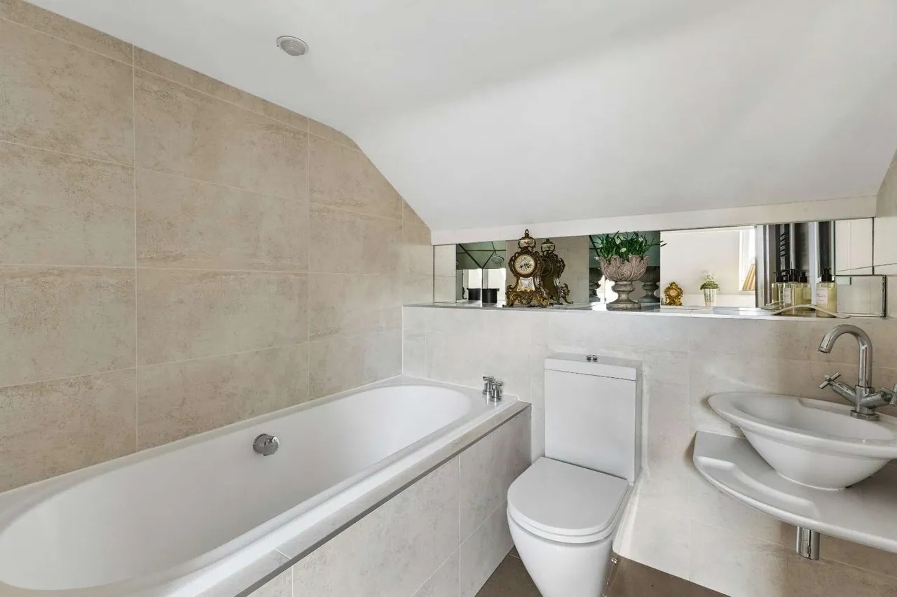 Lypiatt Road, Cheltenham, Gloucestershire, GL50 2QJ, photo 10