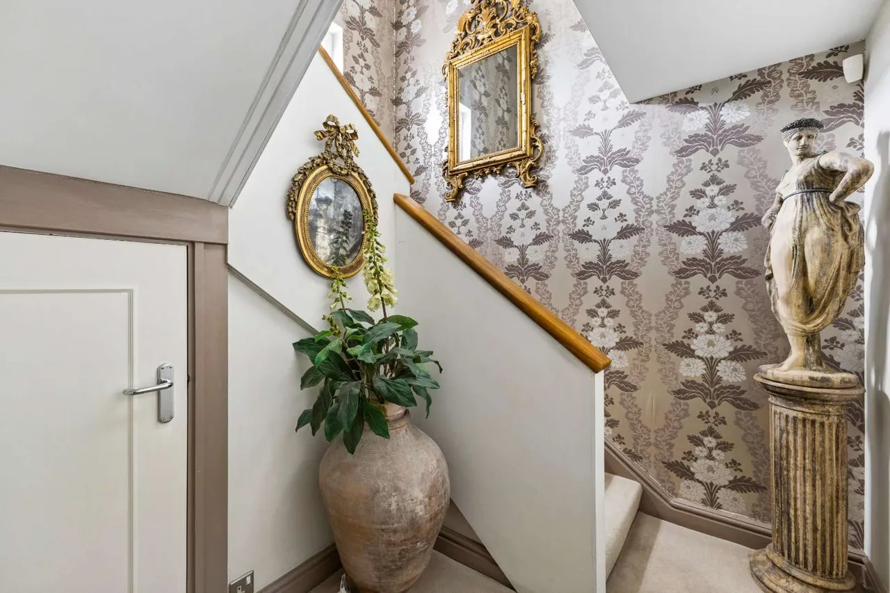 Lypiatt Road, Cheltenham, Gloucestershire, GL50 2QJ, photo 12
