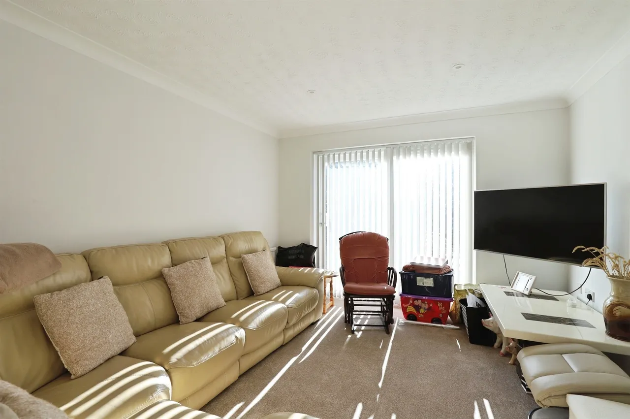 Beech Avenue, Bourne, PE10, photo 4