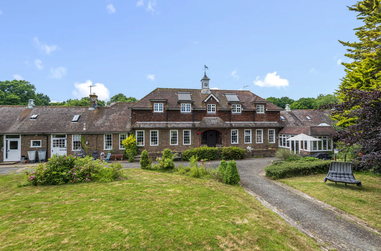Homestall Lane, Ashurst Wood, East Grinstead, West Sussex, RH19 3PH, photo 23