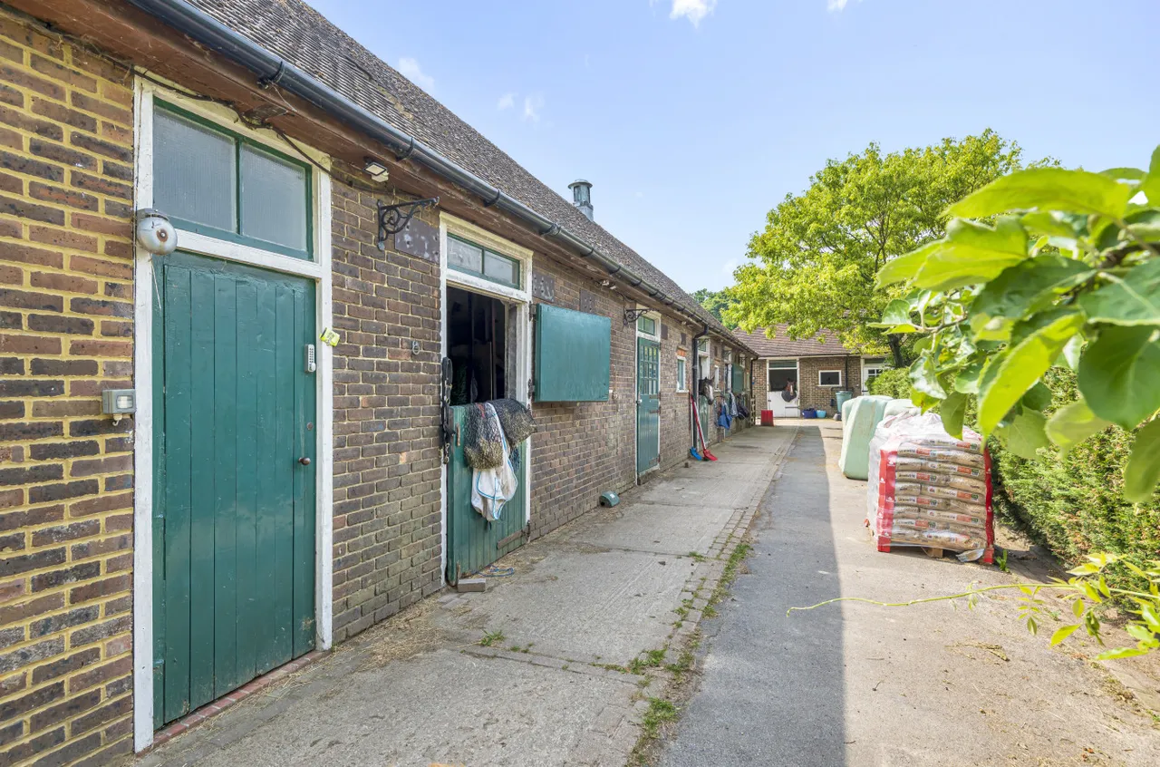 Homestall Lane, Ashurst Wood, East Grinstead, West Sussex, RH19 3PH, photo 15