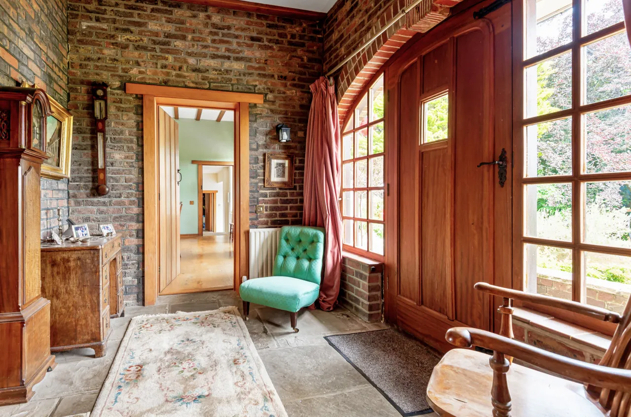 Homestall Lane, Ashurst Wood, East Grinstead, West Sussex, RH19 3PH, photo 5