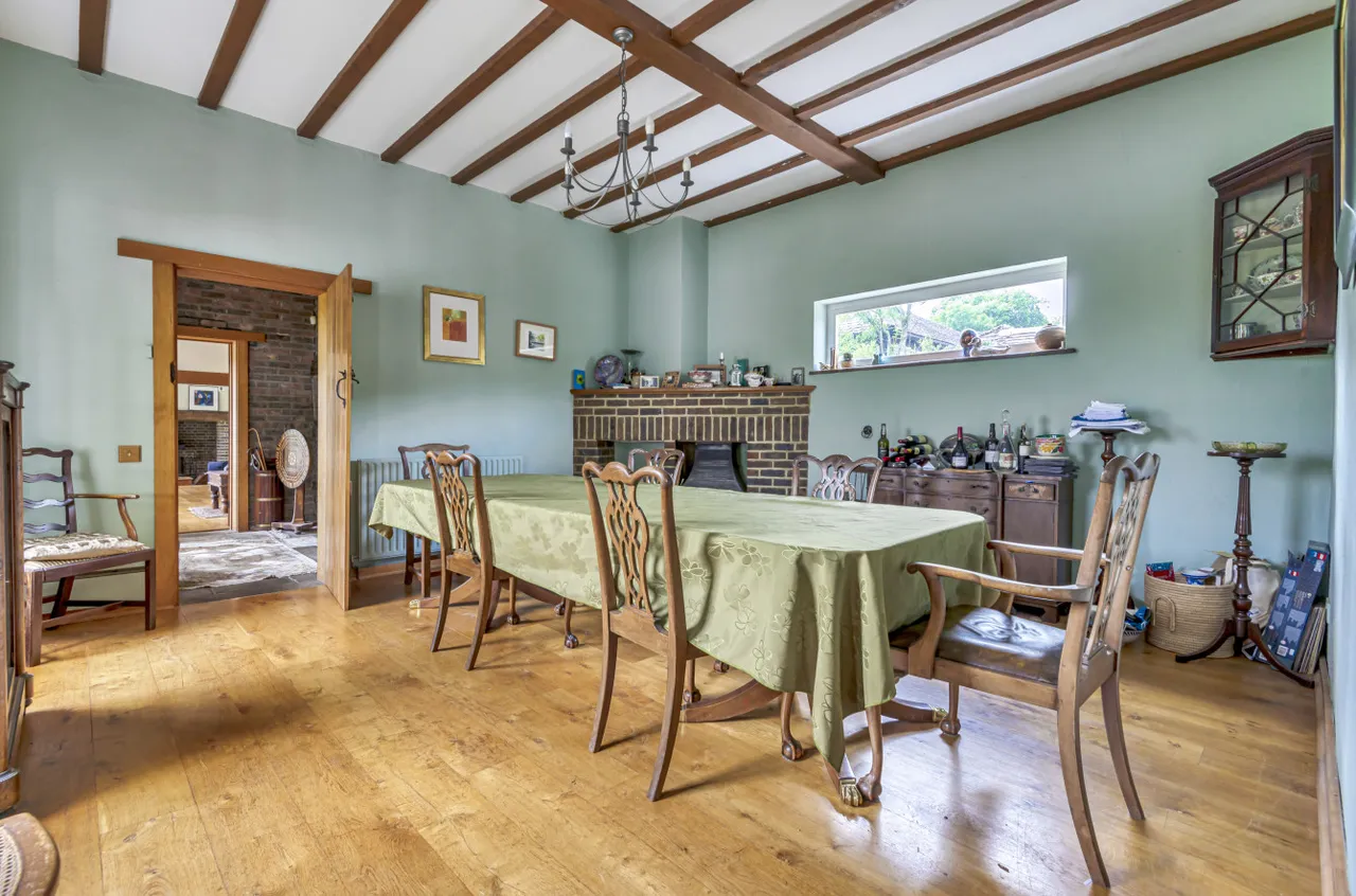 Homestall Lane, Ashurst Wood, East Grinstead, West Sussex, RH19 3PH, photo 18