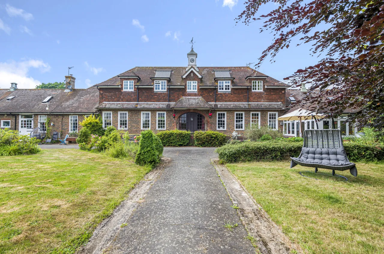 Homestall Lane, Ashurst Wood, East Grinstead, West Sussex, RH19 3PH, photo 26