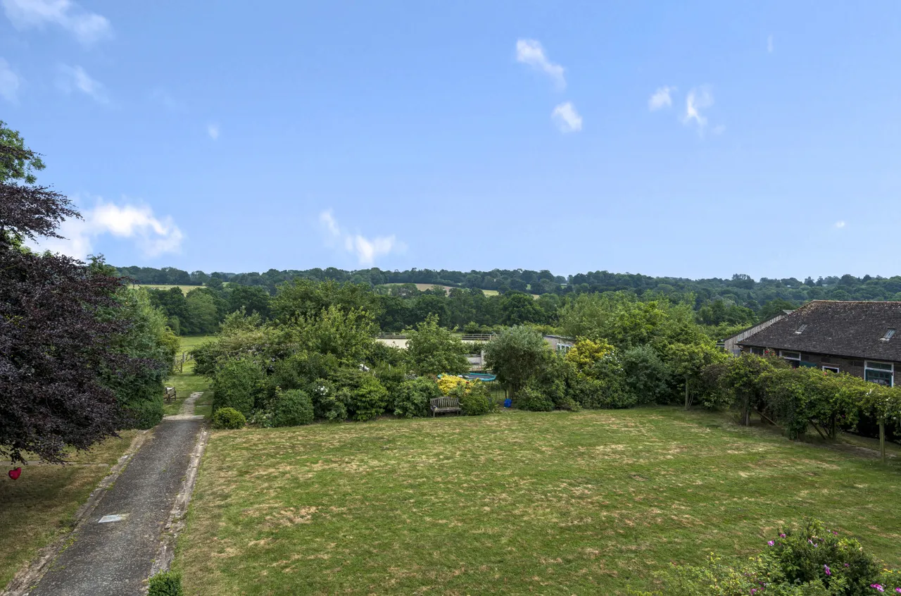 Homestall Lane, Ashurst Wood, East Grinstead, West Sussex, RH19 3PH, photo 31