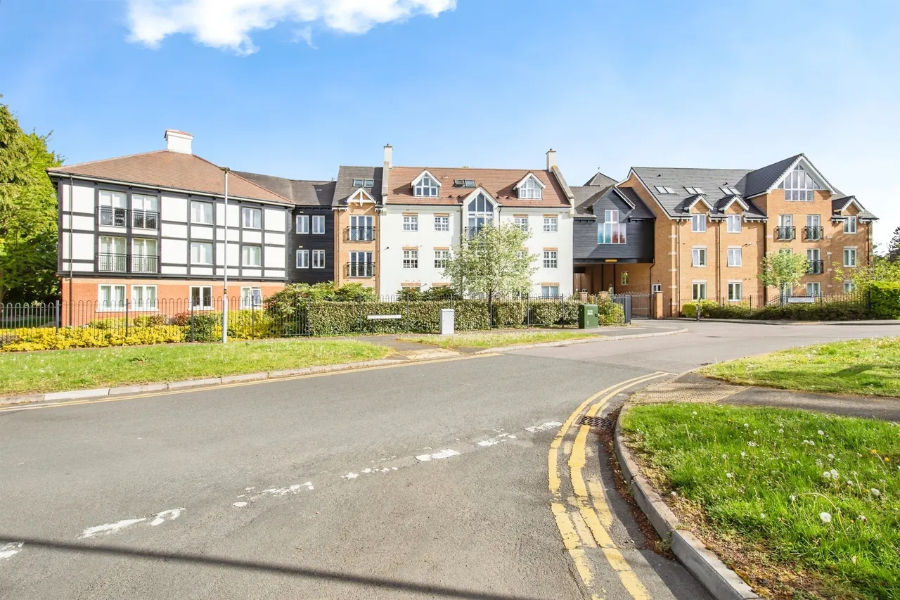 2 bed flat for sale, Honeywell Close, Oadby, LE2