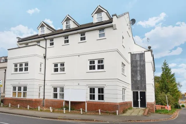West Bar Street, Banbury, OX16, photo 2
