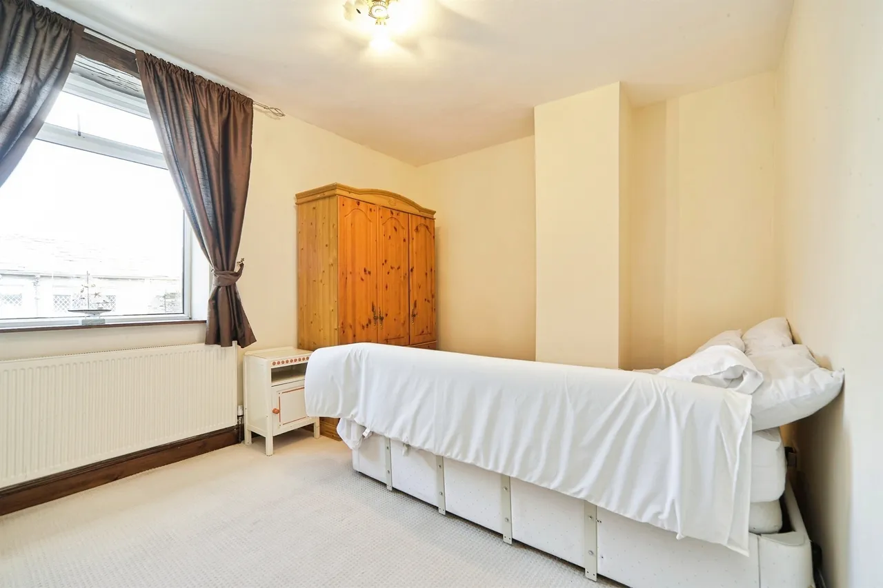 Moorside Road, Bradford, photo 11