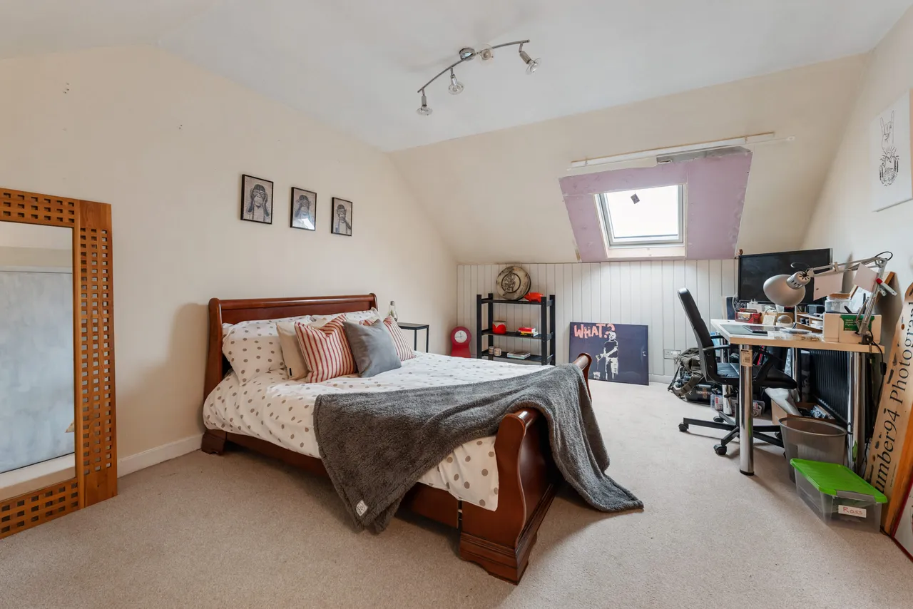 Main Street, Neilston, photo 15