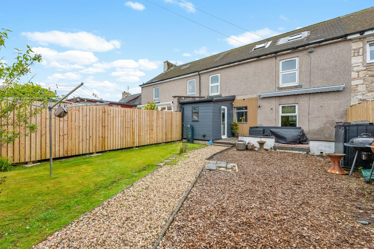 Main Street, Neilston, photo 21