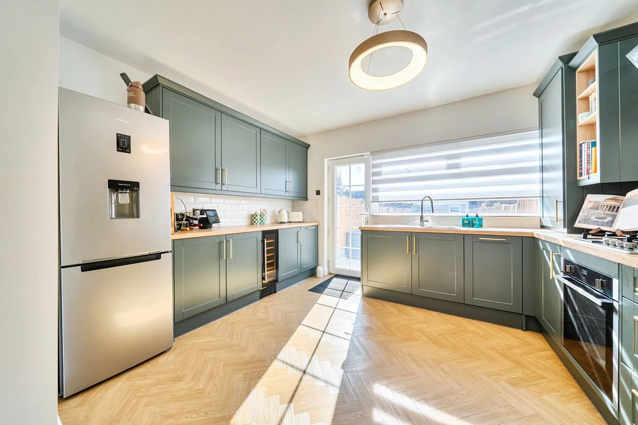 Days Lane, DA15, photo 27