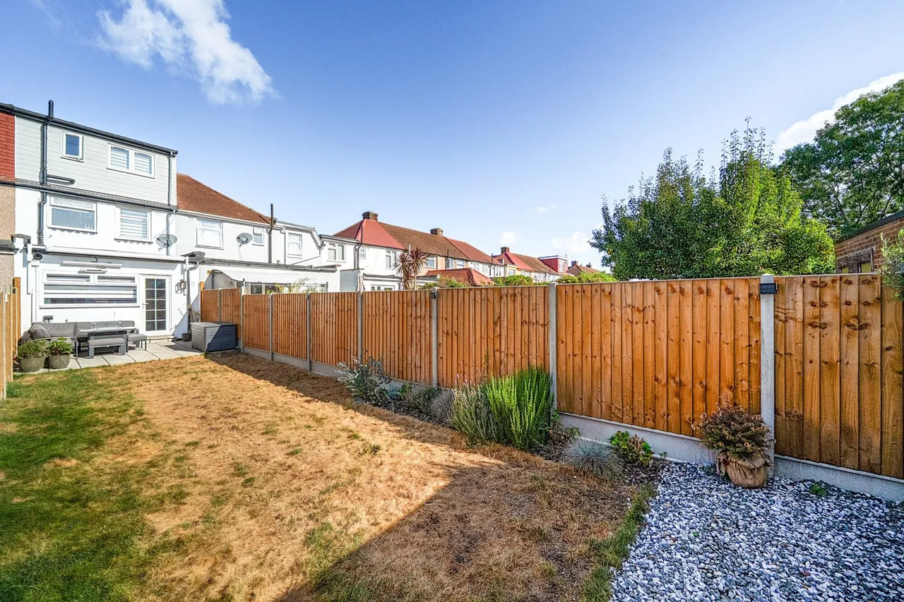 Days Lane, DA15, photo 21