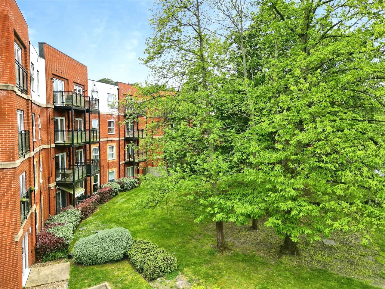 Edrich Grange, Crowthorne, Berkshire, RG45 7FJ, photo 17